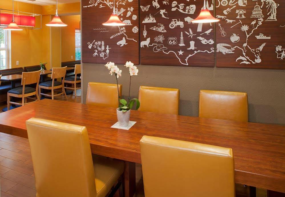 Towneplace Suites Медфорд Екстериор снимка
